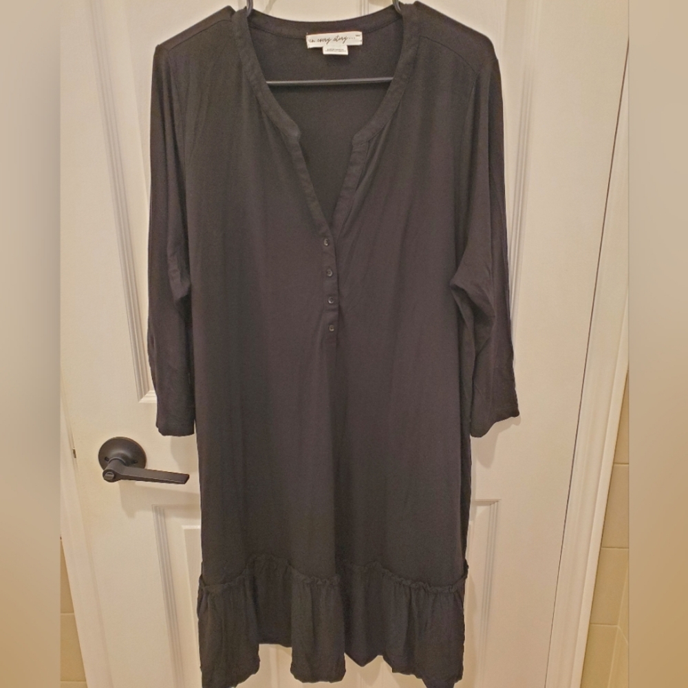 Black flowy dress with ruffle, size X